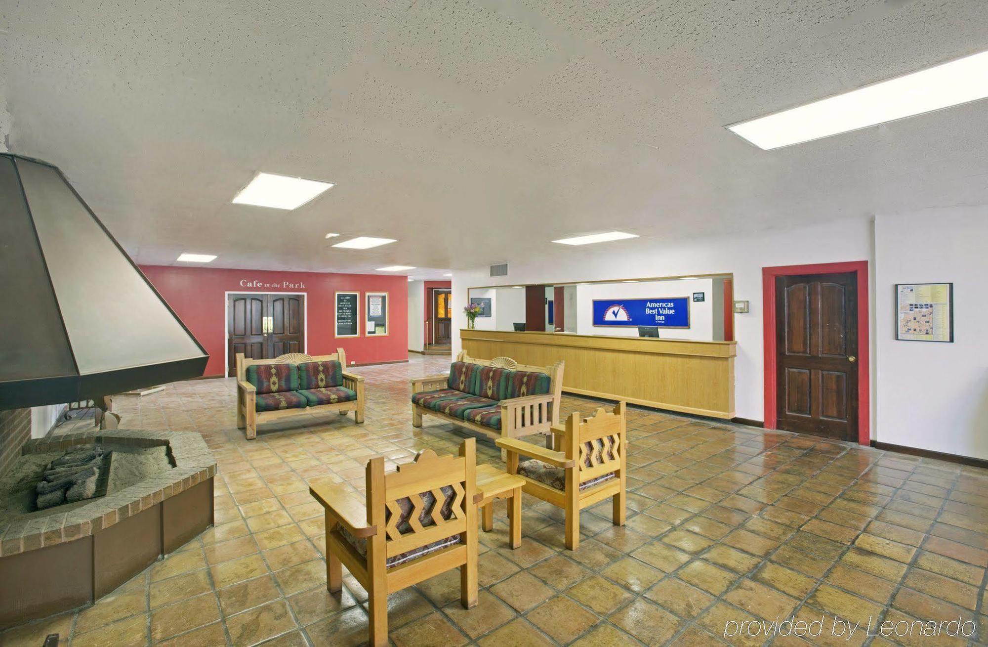 Econo Lodge Carlsbad Caverns Area Interior photo
